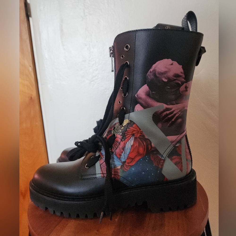 Valentino Garavani Nero Boot Angel Size EU 40 Limited Edition